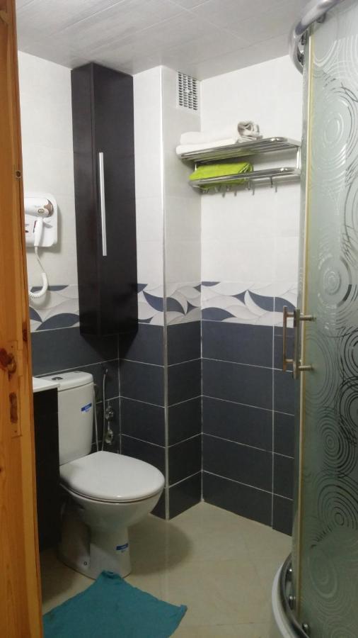 riad les chrifis étape aéroport NAVETTE GRATUITE Fez Esterno foto