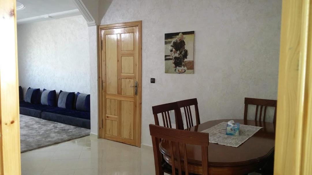 riad les chrifis étape aéroport NAVETTE GRATUITE Fez Esterno foto
